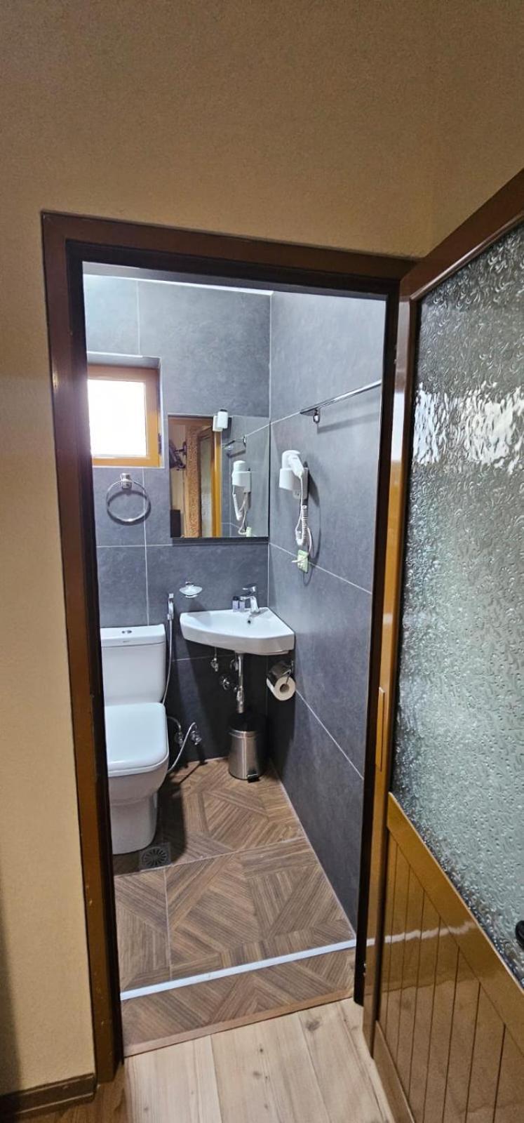 Hotel Sofra Гирокастра Экстерьер фото
